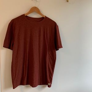 Vuori, mens large Strato Tech Tee in Cedar Heather